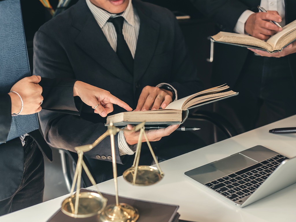 Quelle est l’importance des avocats d’affaires dans le monde des affaires