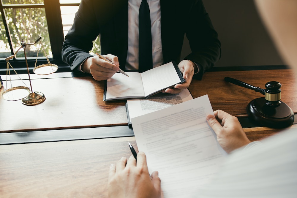 Comment devenir avocat en droit de la propriété intellectuelle dans l'industrie de la mode