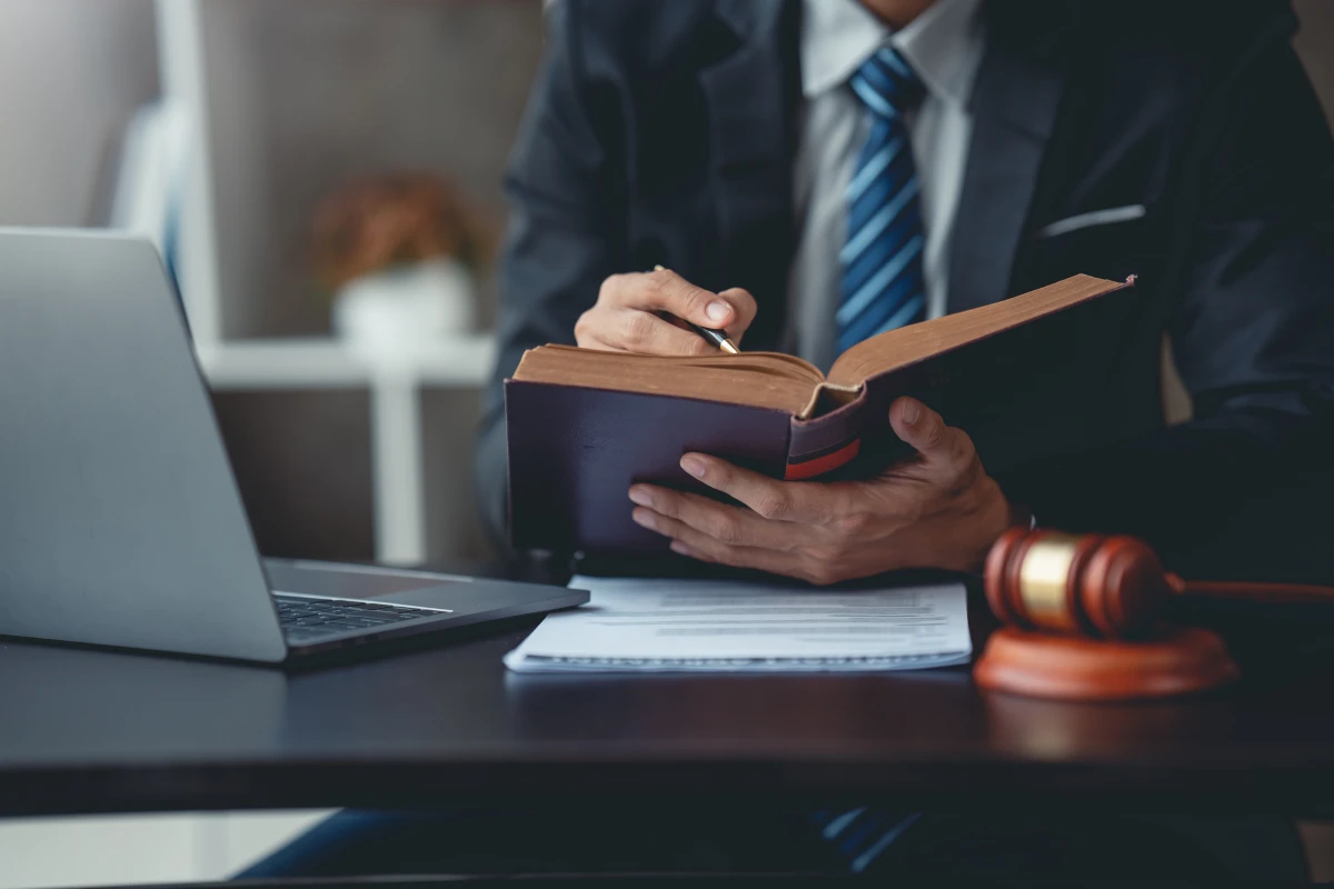 Le Dol en Droit des Contrats : Un Vice du Consentement à Ne Pas Négliger